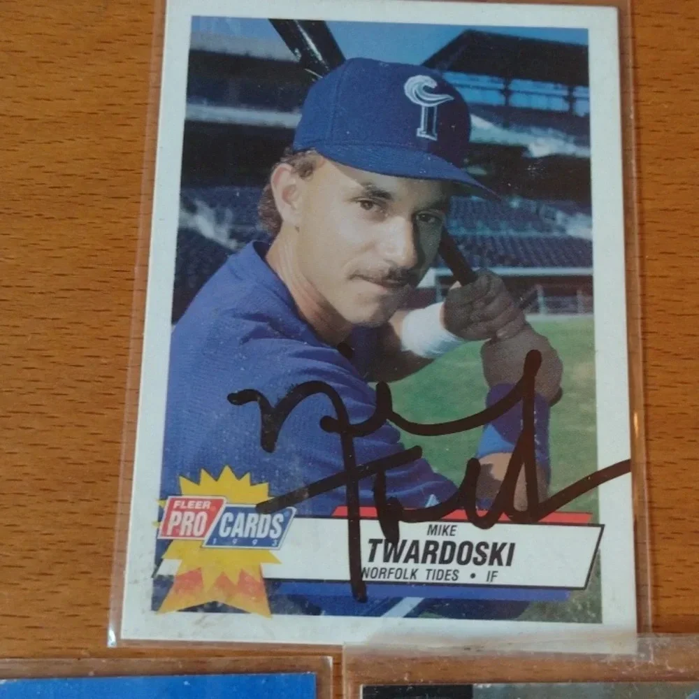 Autographed Rookie BB CARDS